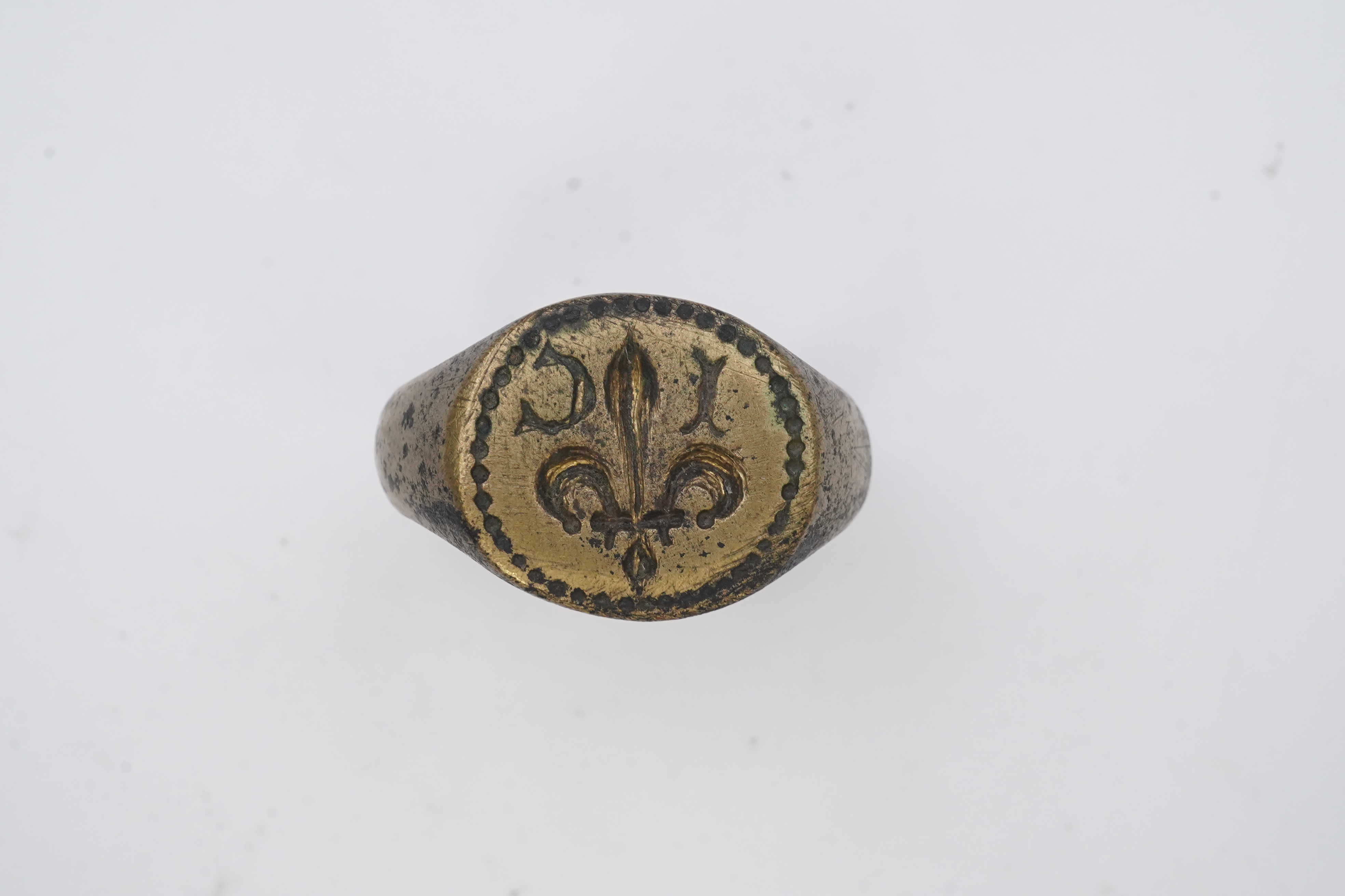 A bronze signet ring, France, 15th/16th century